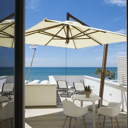 Hotel Miramare Latina Bagian luar foto