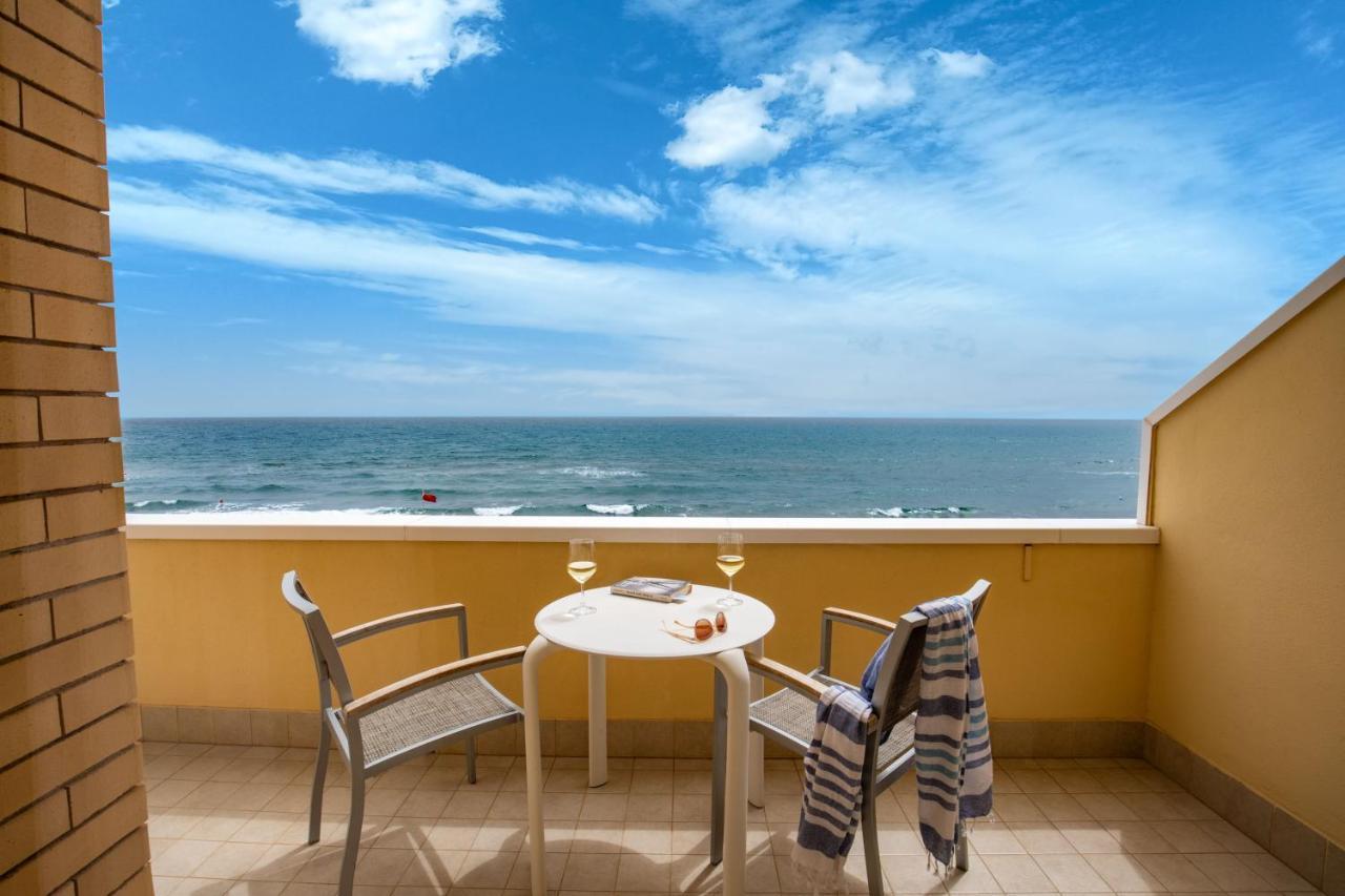 Hotel Miramare Latina Bagian luar foto
