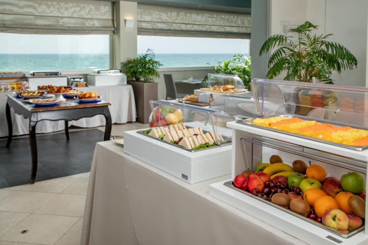 Hotel Miramare Latina Bagian luar foto
