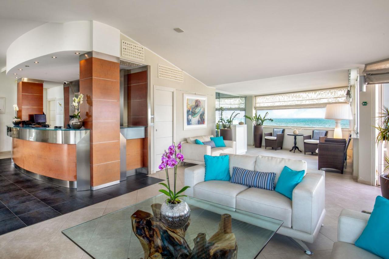 Hotel Miramare Latina Bagian luar foto