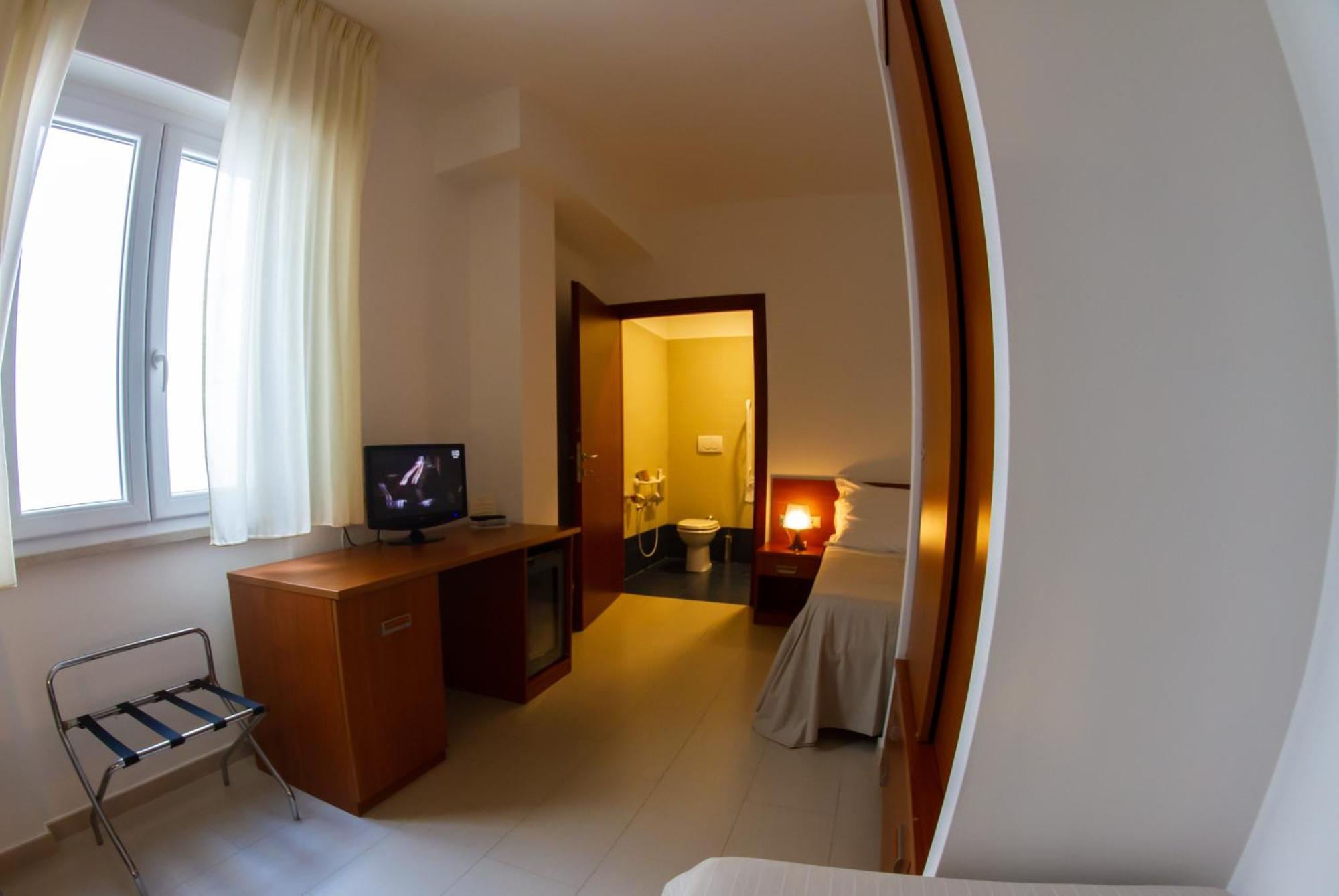 Hotel Miramare Latina Ruang foto