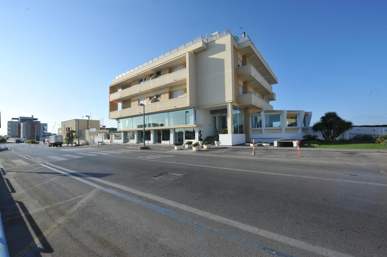 Hotel Miramare Latina Bagian luar foto